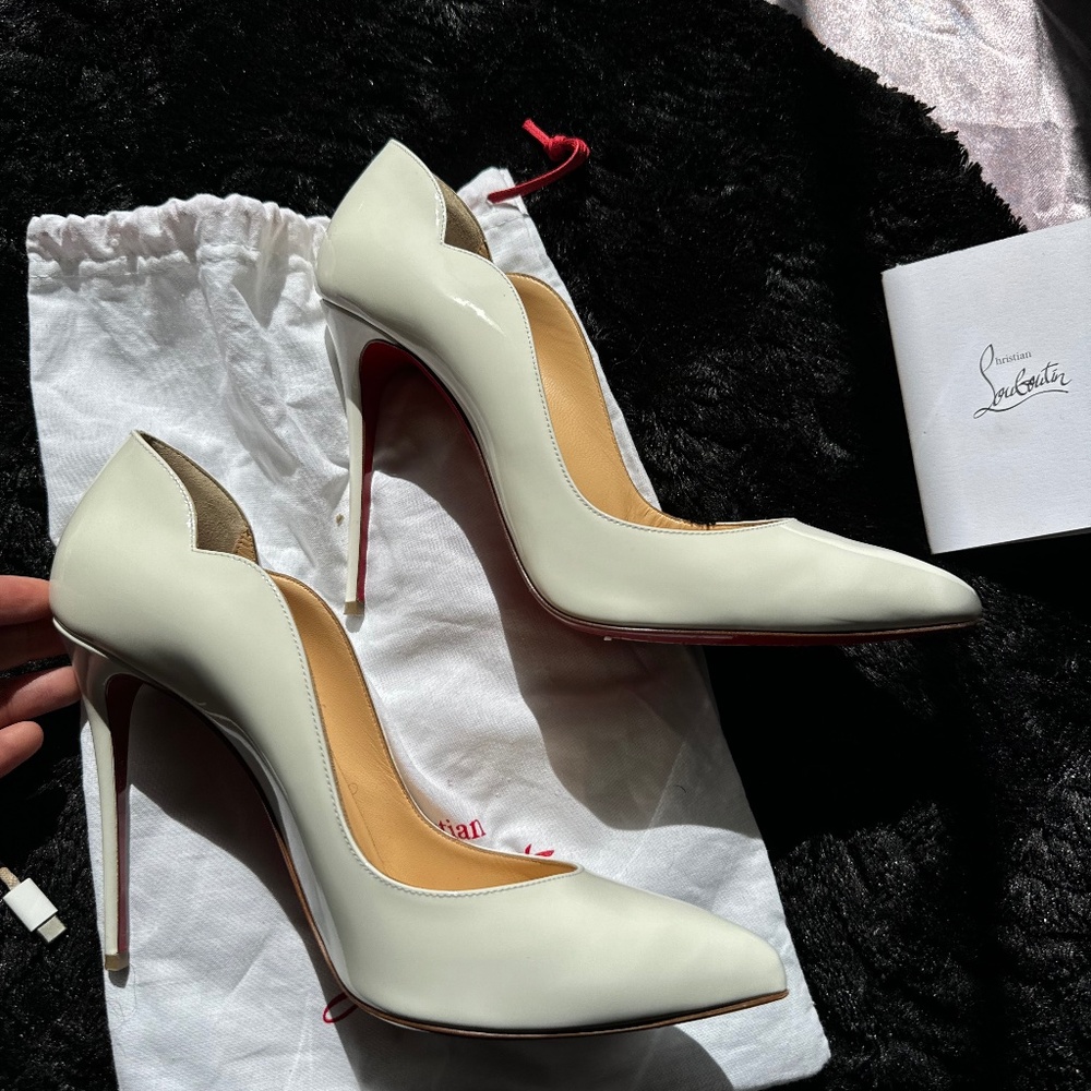 CHRISTIAN Louboutins ♥️  Hot Chick